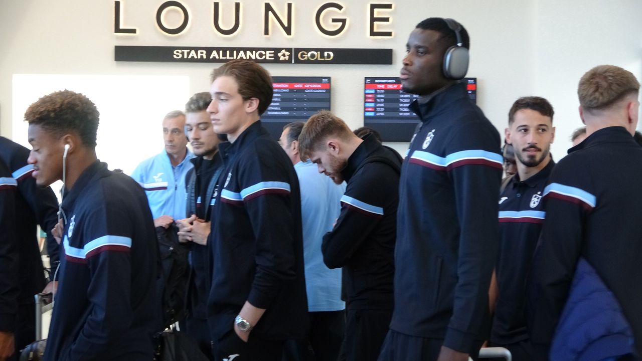 Trabzonspor, Galatasaray maçı için İstanbul’a gitti