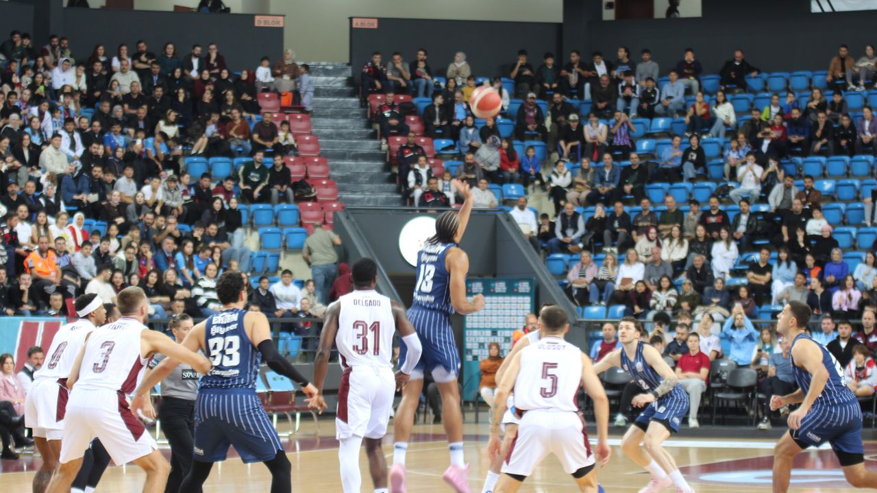 Türkiye Sigorta Basketbol Ligi: Trabzonspor: 74 - A. Efes: 81
