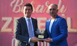 Başkan Kaya:Volkan Konak Vefa Ödülünü verdi