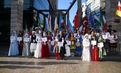 36 ülke Trabzon'da horon ile el ele