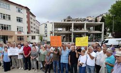 Eynesil’de çay üreticilerinden tepki: "ÇAYKUR üreticiyi özel sektörün insafına bıraktı"