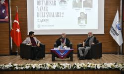 Gazeteci-Yazar Yavuz Oğhan,'Millete Emanet' kitabını anlattı