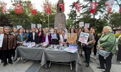 CHP Trabzon Kadın Kolları tencereli tavalı eylem yaptı