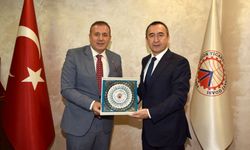 Özbekistan'ın Ankara Büyükelçisi İlhom Haydarov, Trabzon Ticaret ve Sanayi Odası'nı ziyaret etti