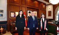 Vali Aziz Yıldırım, göreve yeni başlayan kaymakamları kabul etti