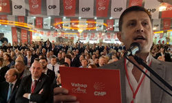 Vahap Akay:"Çözüm bizi kovmaksa kovun"diyerek salonu terk etti