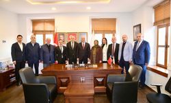 Faruk Özlü’den AK Parti Trabzon İl Başkanlığı’na ziyaret