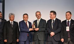 Bakan Uraloğlu’na Küresel Gazeteciler Konseyi’nden “İsmail Gaspıralı Hizmet Ödülü”