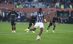 Trendyol Süper Lig: Trabzonspor: 1 - Konyaspor: 1 (İlk yarı)