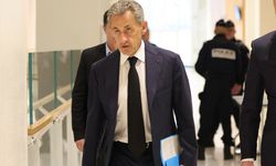 Eski Fransa Cumhurbaşkanı Sarkozy adli kontrol şartıyla serbest bırakıldı