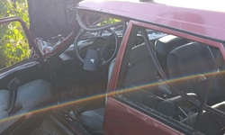 Kaldırımda yürürken dehşeti yaşadılar: Otomobilin altında kalan babaanne ve 2 torunu ağır yaralandı