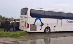 Yolcu otobüsü otomobile çarptı: 1 yaralı