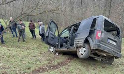 Yoldan çıkan araç 60 metrelik uçuruma yuvarlandı: 1 ölü, 2 yaralı