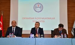 Vali Şahin,muhtarlarla bir araya geldi