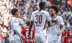 Trendyol Süper Lig: Gaziantep FK: 1 - Trabzonspor: 2 (İlk yarı)