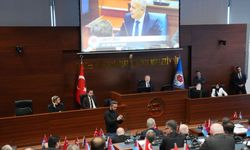 Zorlu:'Trabzon Büyükşehir Belediyesi'nin borçlanmasını takip edemiyoruz'