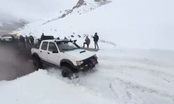 Trabzon-Bayburt karayolundaki çığa ilk müdahale off-road araçlarıyla yapıldı