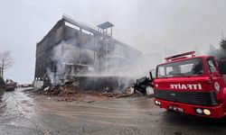 Fındık fabrikasındaki yangında soğutma çalışmaları sürüyor