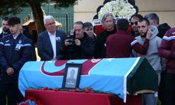 Orhan Kaynak sevenleri tarafından uğurlanıyor