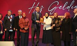 Alkış alan başarı: Plaket Bayraktar’dan geldi