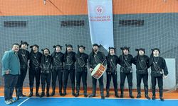 Büyükşehir halk oyunlarında çifte şampiyon