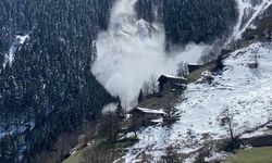 Trabzon'daki çığ anı cep telefonu kamerasına yansıdı