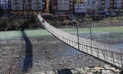 Çoruh Nehri üzerindeki asma köprüler tarihe meydan okuyor