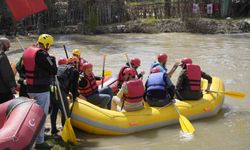 Gümüşhane'de Kelkit Çayı'nda rafting heyecanı