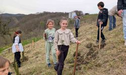 Köylerine hatıra ormanı kazandırdılar