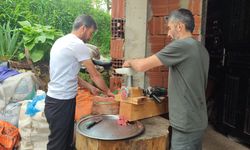 Matkaptan kıyma makinesi yapan Rizeli, köylünün hizmetine sundu
