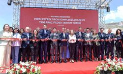 Özgür Özel, İzmir'de Ferdi Zeyrek Spor Kompleksi'nin açılışına katıldı