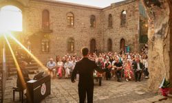 Kızlar Manastırı'nda opera yankıları