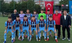 Araklı Saffet Çebi Lisesi'nin şampiyonluk sevinci