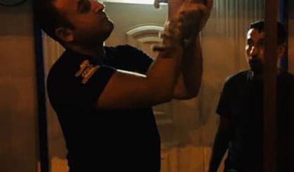 Kalbi duran yavru kediye yürek ısıtan kalp masajı