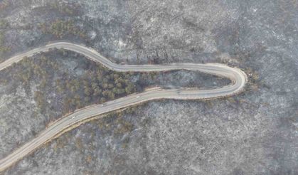 Yangının acı boyutu gün ağarınca ortaya çıktı... Kahraman itfaiyeciler yerde uyuyarak dinlenmeye çalıştı
