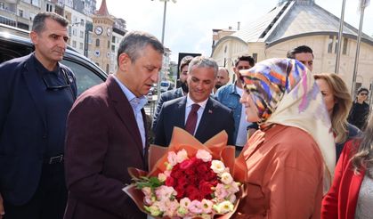 Özgür Özel’den Yomra Belediyesi’ne Ziyaret