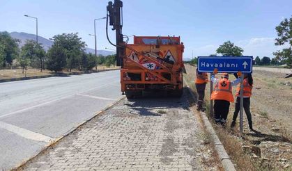 Muş-Havalimanı yolu, yol çalışması nedeniyle trafiğe kapatıldı