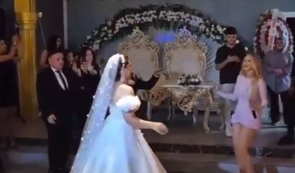 Rumen şarkıcı Otilia düğünde sahne aldı