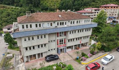 Tabelası büyük, muhtarlığı küçük