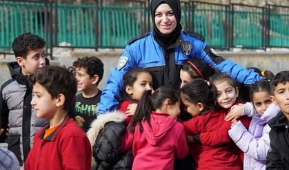 Trabzonlu kadın polis Hakkari’ye veda etti