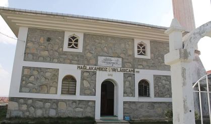 Yangın çıkan cami büyük hasar aldı, Kur’an-ı Kerim’ler zarar görmedi