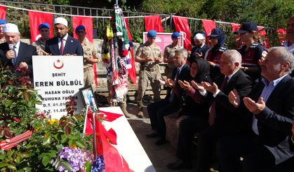 Şehit Eren Bülbül, şehadetinin 8. yılında mezarı başında anıldı