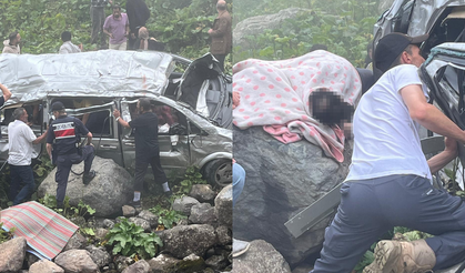 Demirkapı Yaylası’nda Arap turistleri taşıyan minibüs dere yatağına yuvarlandı: 2 ölü, 4 yaralı