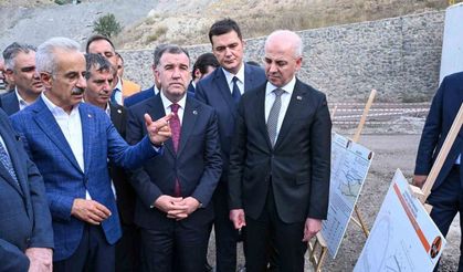 Bakan Uraloğlu, Kop Tüneli’ndeki çalışmaları yerinde inceledi