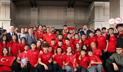 THY pilotundan A Millilere anons sürprizi: "Umut ve gurur yaşattınız"