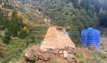 Ayder Yaylası’nda mezar görünümlü su deposu görenleri şaşırtıyor