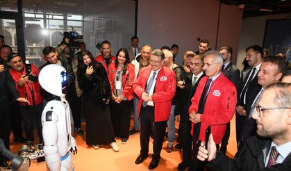 Bakan Uraloğlu ve Başkan Genç'ten Bilim Festivali'ne ziyaret