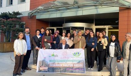 Alkışlar Artvin Hizmet Vakfı'na