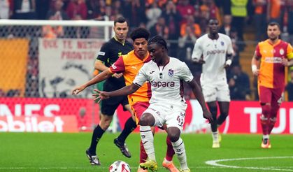 Trendyol Süper Lig: Galatasaray: 0 - Trabzonspor: 0 (İlk yarı)