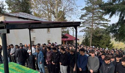 Genç futbolcu Samet Şahin son yolculuğuna uğurlandı